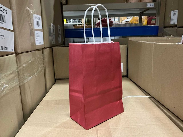Partij paper carrier bags 14+7*21cm red (3750x) - afbeelding 1 van  4