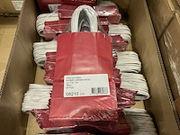 Partij paper carrier bags 14+7*21cm red (3750x) - afbeelding 3 van  4