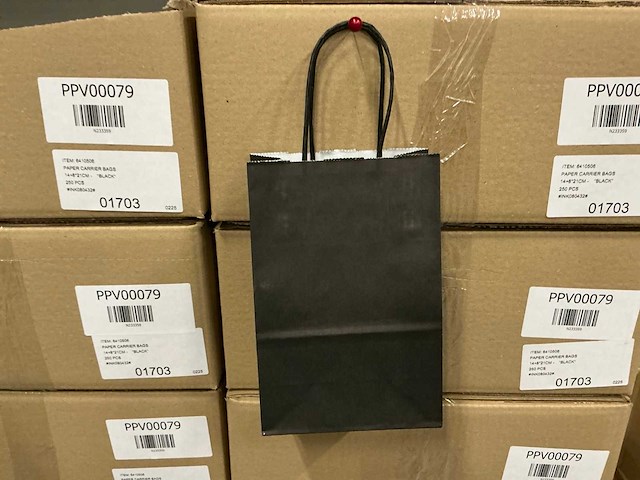 Partij paper carrier bags 14+8*21cm black (7000x) - afbeelding 1 van  3