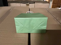 Partij paper carrier bags 14+8*21cm misty green (7000x) - afbeelding 1 van  4