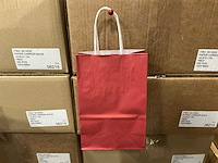 Partij paper carrier bags 14+8*21cm red (7000x) - afbeelding 1 van  6