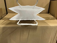 Partij paper carrier bags 14+8*21cm white (7000x) - afbeelding 2 van  6