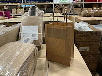 Partij paper carrier bags 14+8x21cm brown fsc unprinted (6750x) - afbeelding 1 van  4