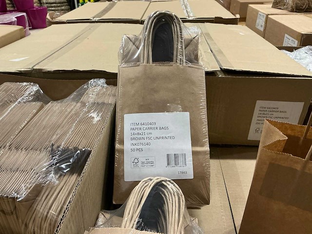 Partij paper carrier bags 14+8x21cm brown fsc unprinted (7000x) - afbeelding 4 van  5