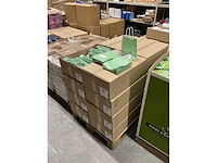 Partij paper carrier bags 18+8*22cm misty green (4000x) - afbeelding 2 van  5