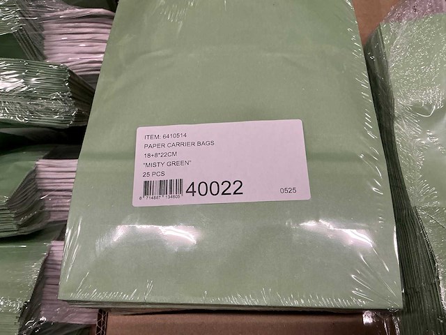 Partij paper carrier bags 18+8*22cm misty green (4000x) - afbeelding 4 van  5