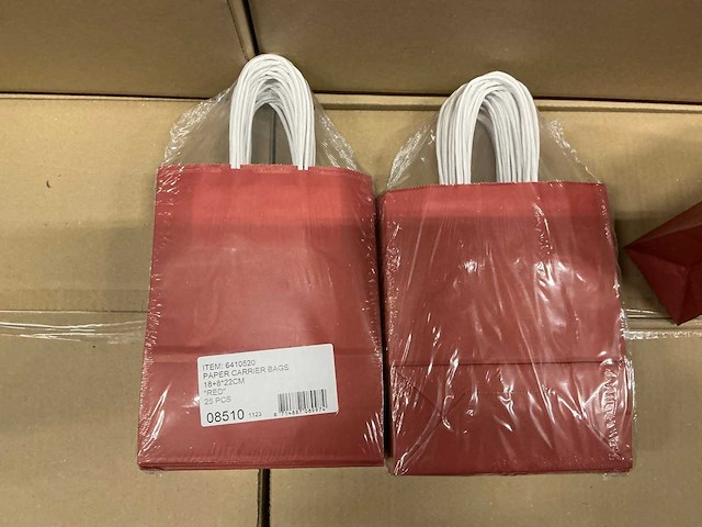 Partij paper carrier bags 18+8*22cm red (2475x) - afbeelding 3 van  5