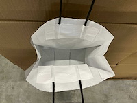 Partij paper carrier bags 18+8*22cm silver (4750x) - afbeelding 1 van  2