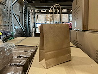 Partij paper carrier bags 18+8x22cm brown fsc unprinted (6000x) - afbeelding 1 van  5