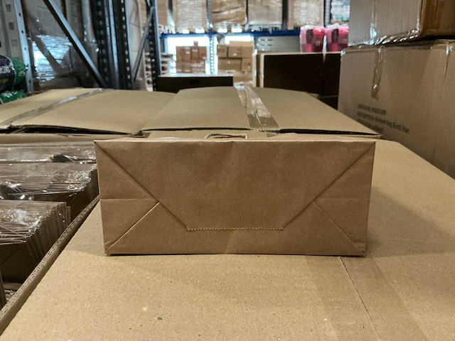 Partij paper carrier bags 18+8x22cm brown fsc unprinted (6000x) - afbeelding 1 van  5
