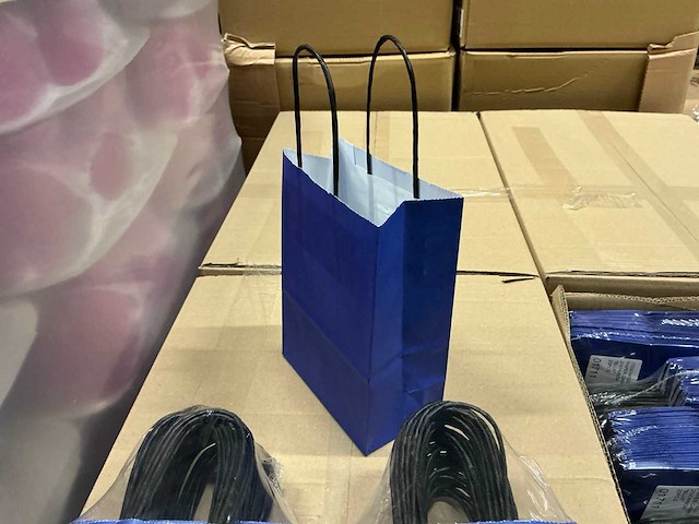 Partij paper carrier bags 21x14x8cm blue (4950x) - afbeelding 3 van  6