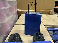 Partij paper carrier bags 21x14x8cm blue (7750x) - afbeelding 1 van  6
