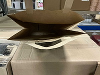 Partij paper carrier bags 22+11*36cm black (7500x) - afbeelding 2 van  6