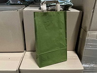 Partij paper carrier bags 22+11x36cm olive (7000x) - afbeelding 1 van  7