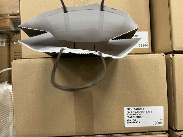 Partij paper carrier bags 22x18x8cm cappucino (2000x) - afbeelding 2 van  4