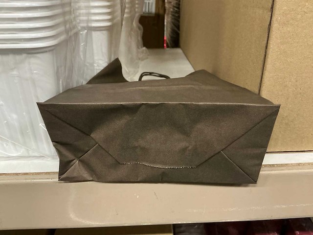 Partij paper carrier bags 22x18x8cm cappucino (6000x) - afbeelding 3 van  6