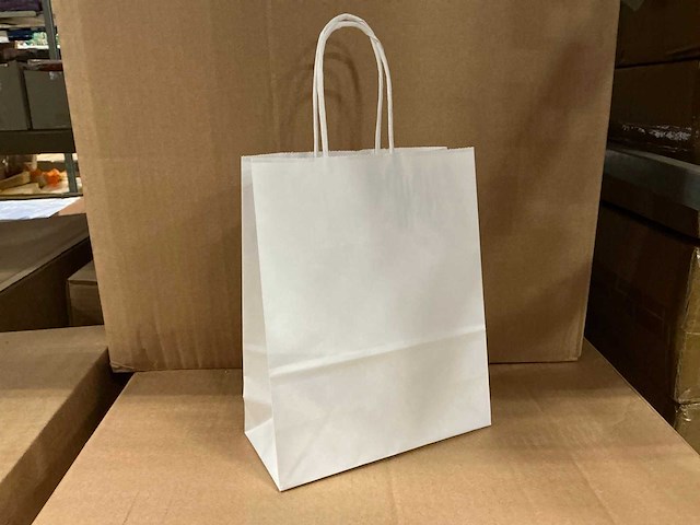 Partij paper carrier bags 22x18x8cm white (6000x) - afbeelding 1 van  4