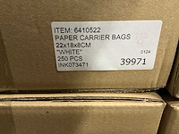 Partij paper carrier bags 22x18x8cm white (6000x) - afbeelding 4 van  4