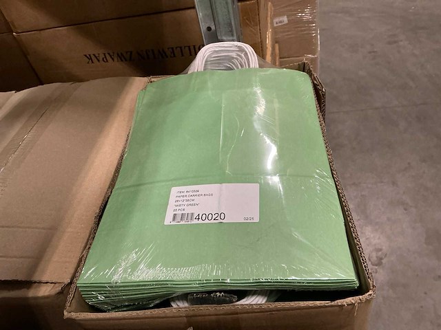 Partij paper carrier bags 26+12*35cm misty green (3000x) - afbeelding 5 van  6