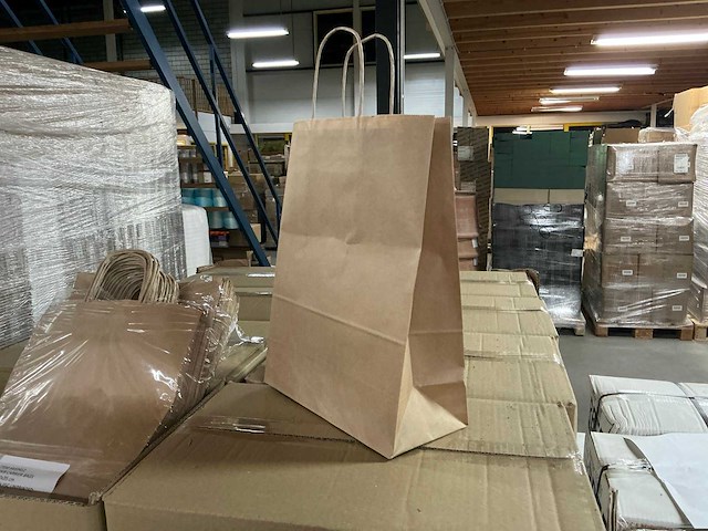 Partij paper carrier bags 26+12x35cm brown fsc unprinted (4750x) - afbeelding 3 van  6