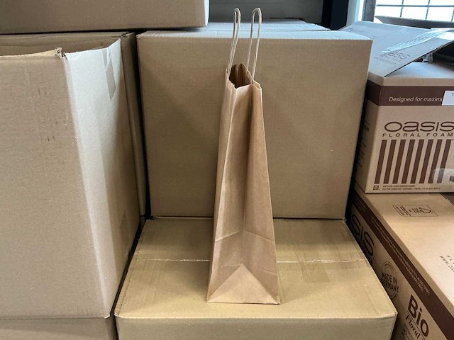 Partij paper carrier bags 26+12x35cm brown fsc unprinted (4800x) - afbeelding 2 van  5