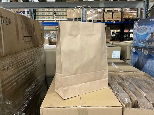 Partij paper carrier bags 32+12*41cm brown fsc unprinted (5000x) - afbeelding 1 van  2