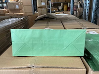 Partij paper carrier bags 32+12*41cm misty green (3000x) - afbeelding 3 van  6