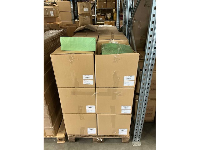 Partij paper carrier bags 32+12*41cm misty green (3000x) - afbeelding 4 van  6