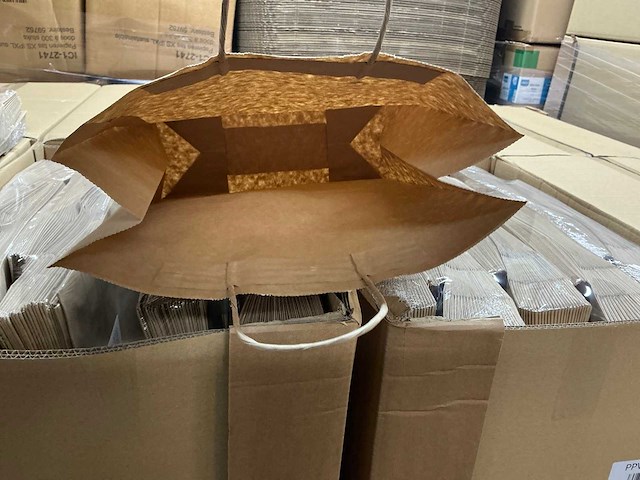Partij paper carrier bags 32+12x41cm brown fsc unprinted (3000x) - afbeelding 3 van  6