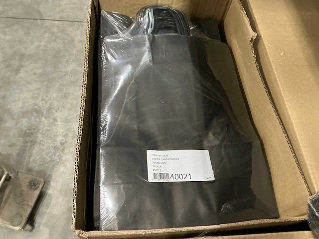 Partij paper carrier bags 35x26x12cm black (6750x) - afbeelding 6 van  6