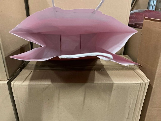Partij paper carrier bags 35x26x12cm red (1000x) - afbeelding 2 van  6