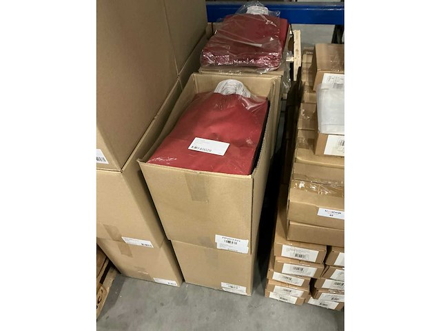 Partij paper carrier bags 35x26x12cm red (1000x) - afbeelding 4 van  6