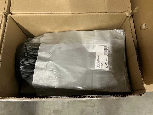 Partij paper carrier bags 35x26x12cm silver (4000x) - afbeelding 3 van  5