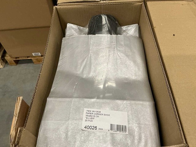 Partij paper carrier bags 35x26x12cm silver (6200x) - afbeelding 2 van  2