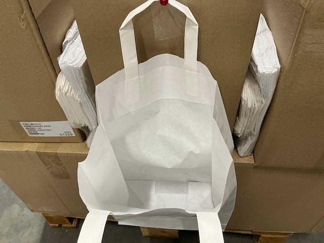Partij paper carrier bags 36x22x11cm white unprinted (4750x) - afbeelding 2 van  6