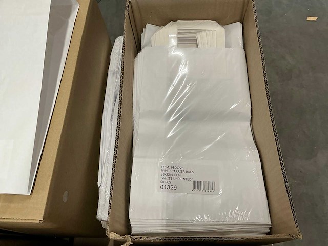 Partij paper carrier bags 36x22x11cm white unprinted (4750x) - afbeelding 6 van  6