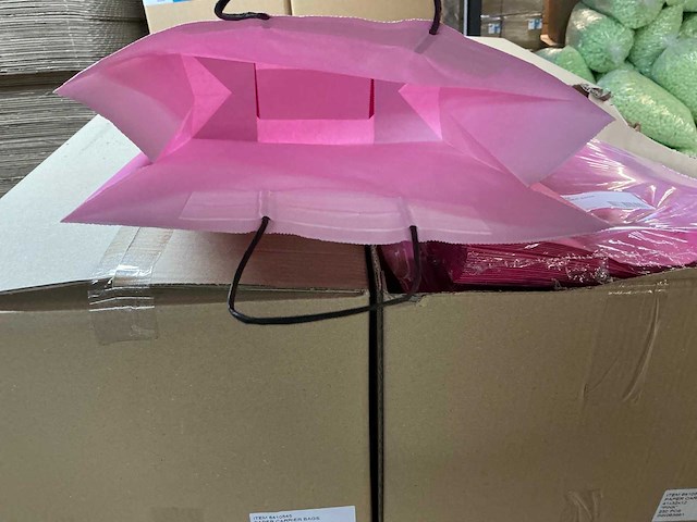 Partij paper carrier bags 41x32x12 pink (5000x) - afbeelding 5 van  6