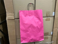 Partij paper carrier bags 41x32x12cm pink (5000x) - afbeelding 1 van  6