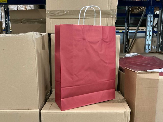 Partij paper carrier bags 41x32x12cm red (4000x) - afbeelding 1 van  8