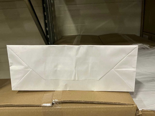 Partij paper carrier bags 41x32x12cm white (4000x) - afbeelding 3 van  7