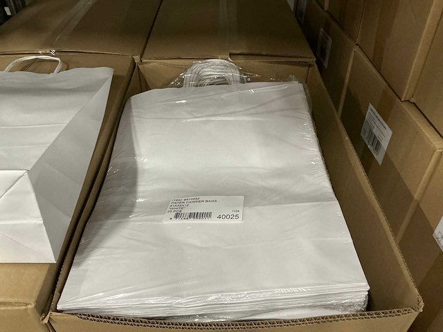 Partij paper carrier bags 41x32x12cm white (4000x) - afbeelding 4 van  7