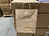 Partij papieren draagtassen fsc 32/12x41cm bruin 100 gr/m2 gedraaid papieren koord (800x) - afbeelding 1 van  5