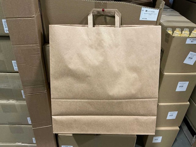 Partij papieren tassen 45x18x50cm naturel (1300x) - afbeelding 1 van  5