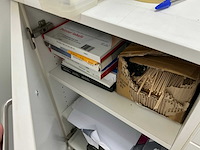 Partij papierrollen en vellen - afbeelding 14 van  21