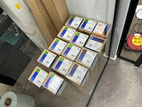 Partij papierrollen en vellen - afbeelding 15 van  21