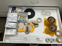 Partij papierrollen en vellen - afbeelding 20 van  21