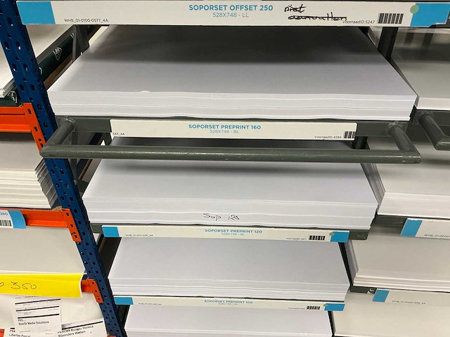 Partij papiervellen - afbeelding 3 van  12