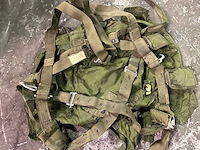 Partij parachuteharnassen - afbeelding 2 van  4