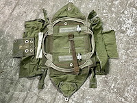 Partij parachuteharnassen - afbeelding 1 van  5