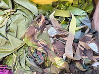 Partij paradekoorden en diverse kledingstukken - afbeelding 4 van  6